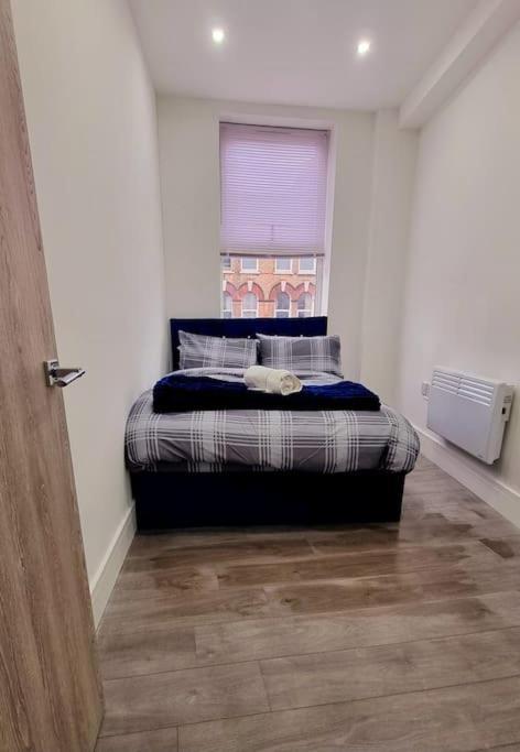 2 Bed Cosy Flat Close To Bus & Tube Station London Ngoại thất bức ảnh