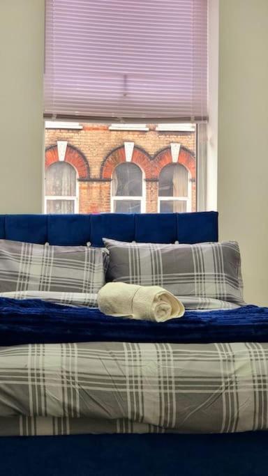 2 Bed Cosy Flat Close To Bus & Tube Station London Ngoại thất bức ảnh